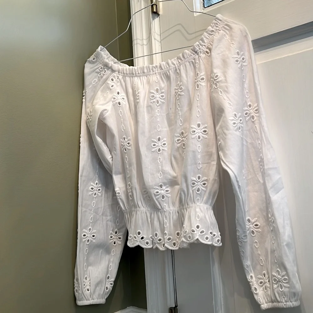 Cute White Eyelet Boho Top - Picture 3 of 5